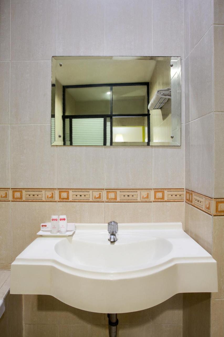 Oyo 119 Belvena Hotel Jakarta Exterior photo