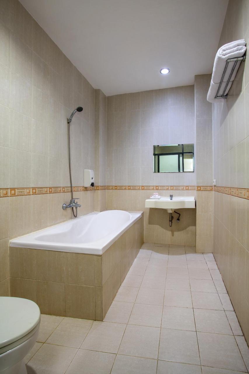 Oyo 119 Belvena Hotel Jakarta Exterior photo