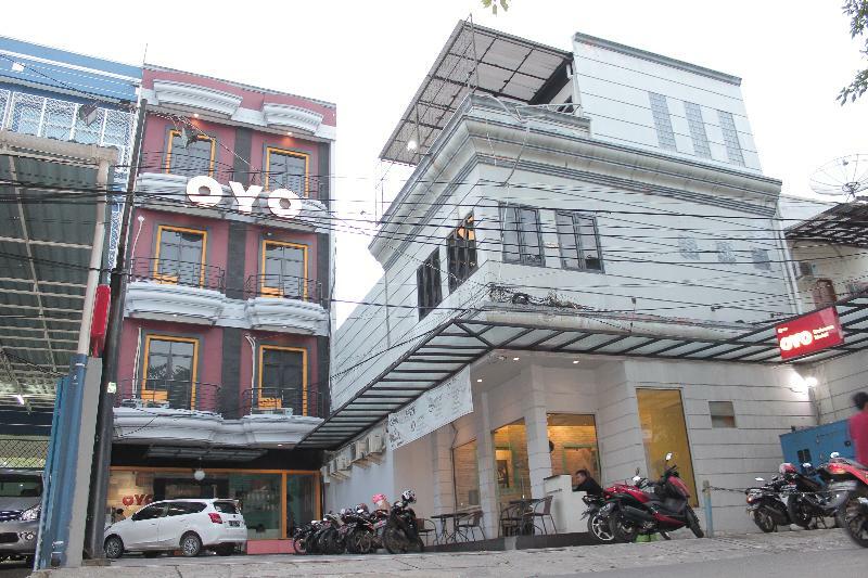 Oyo 119 Belvena Hotel Jakarta Exterior photo